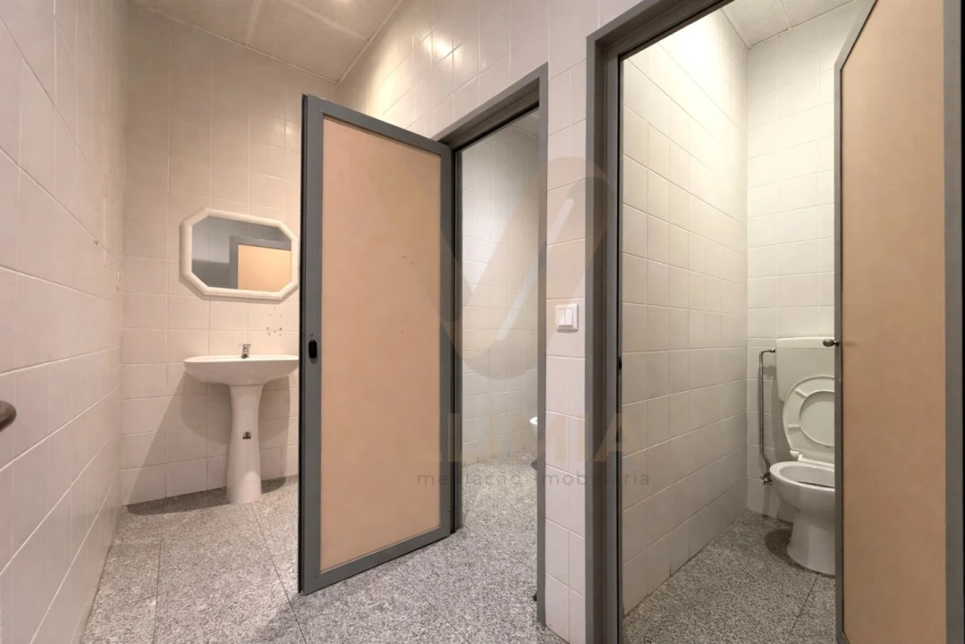 Armazém para Arrendamento em Padreiro (Salvador e Santa Cristina) Foto 17