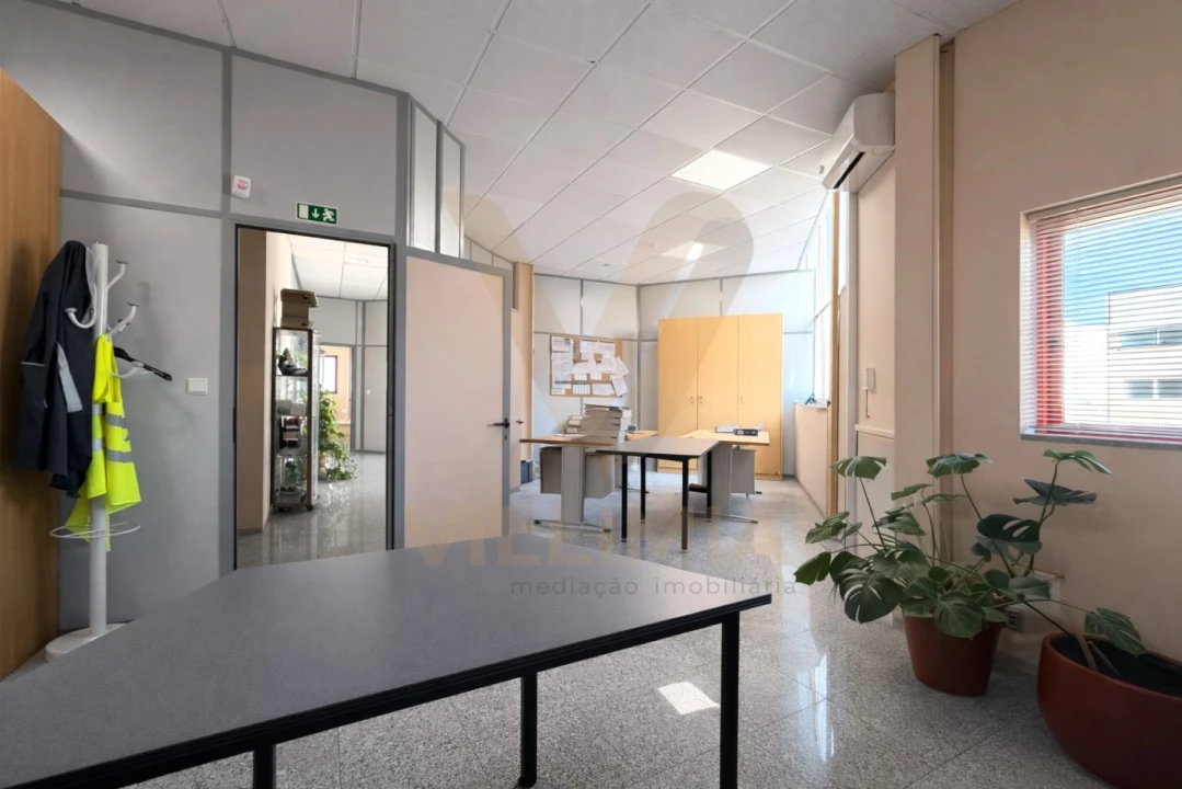 Armazém para Arrendamento em Padreiro (Salvador e Santa Cristina) Foto 14