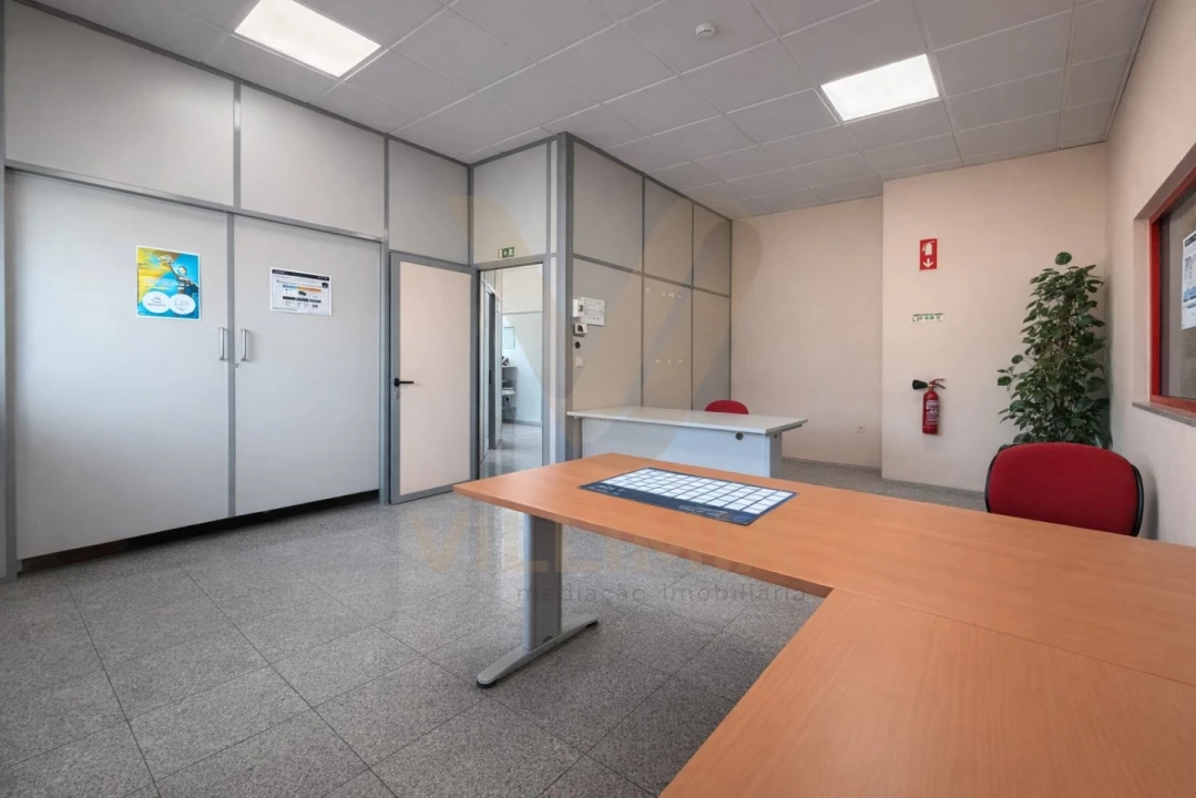 Armazém para Arrendamento em Padreiro (Salvador e Santa Cristina) Foto 16