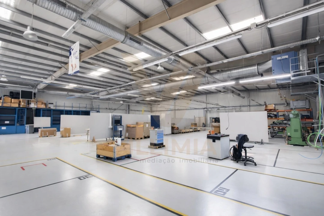 Armazém para Arrendamento em Padreiro (Salvador e Santa Cristina) Foto 30