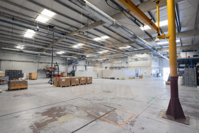 Armazém para Arrendamento em Padreiro (Salvador e Santa Cristina) Foto 32