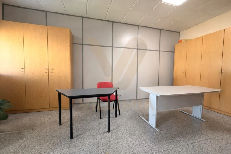 Armazém para Arrendamento em Padreiro (Salvador e Santa Cristina) Foto 13