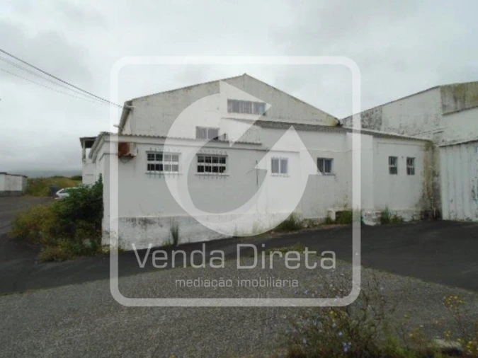 Armazém para Venda em Praia da Vitoria (Santa Cruz) Foto 20