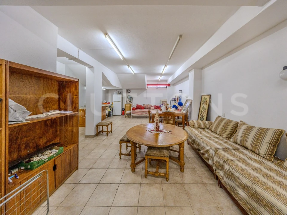 Armazém para Venda em Quarteira Foto 4