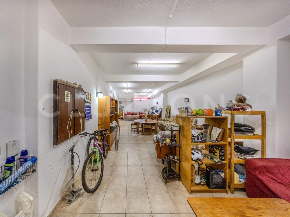 Armazém para Venda em Quarteira Foto 7