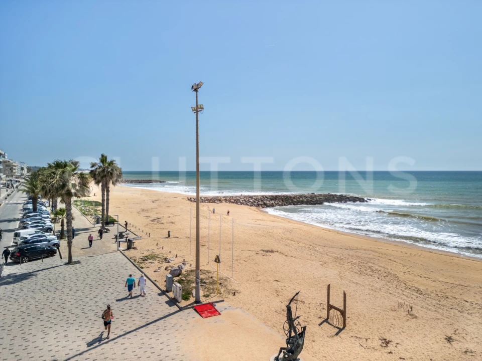 Armazém para Venda em Quarteira Foto 9