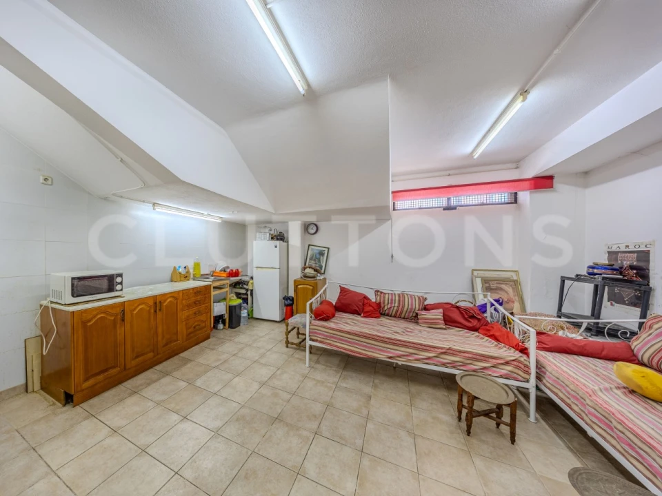 Armazém para Venda em Quarteira Foto 14