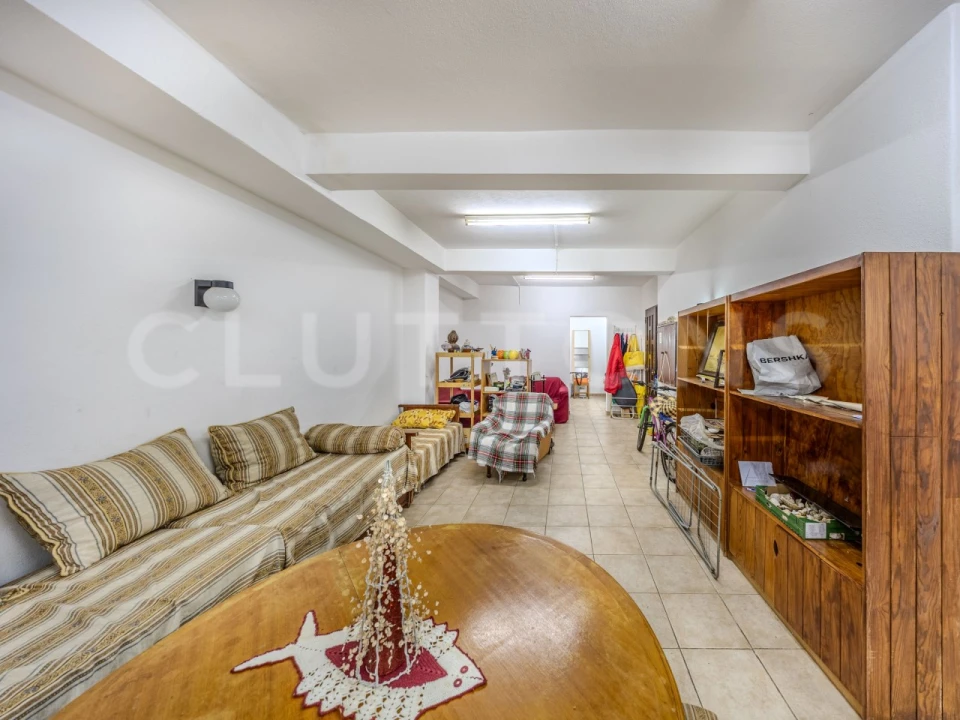 Armazém para Venda em Quarteira Foto 11