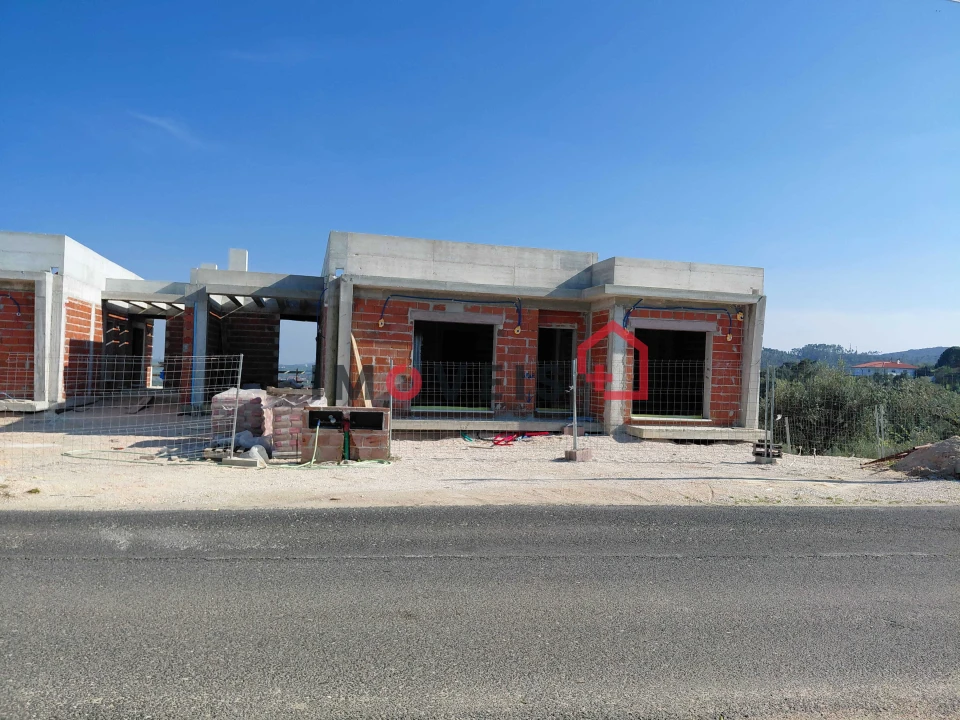 Moradia T3 para Venda em Atouguia Foto 17