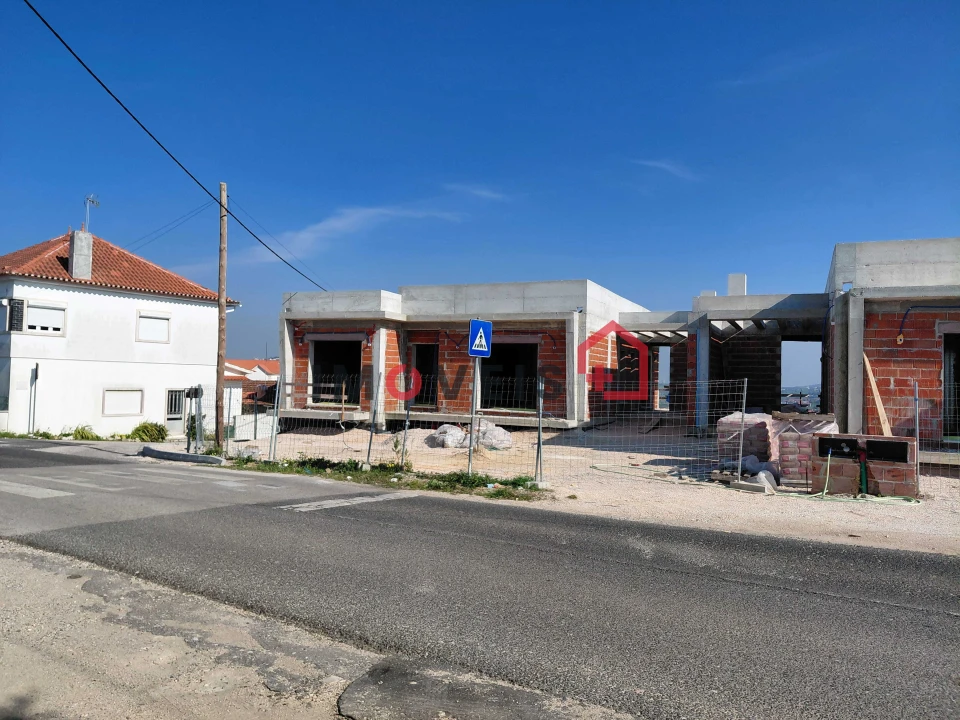 Moradia T3 para Venda em Atouguia Foto 18