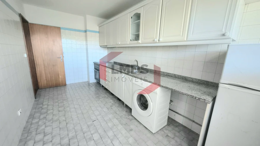 Apartamento T3 para Venda em Vilar de Andorinho Foto 4