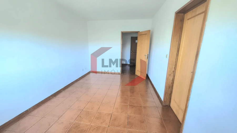 Apartamento T3 para Venda em Vilar de Andorinho Foto 19