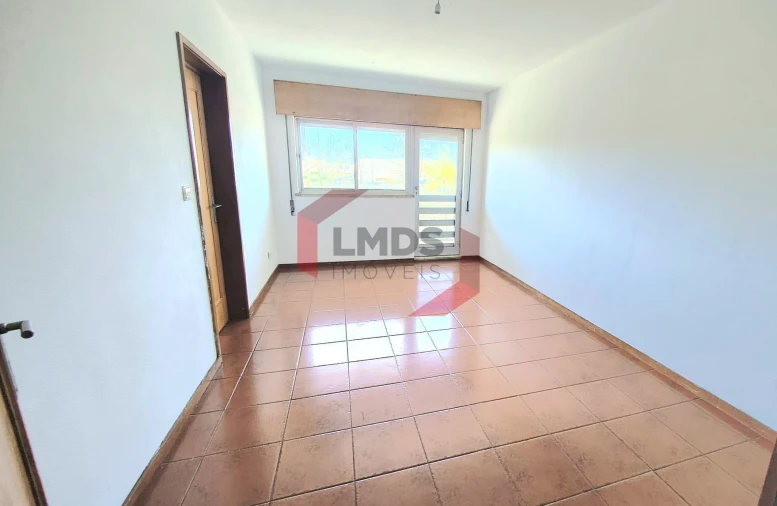 Apartamento T3 para Venda em Vilar de Andorinho Foto 18