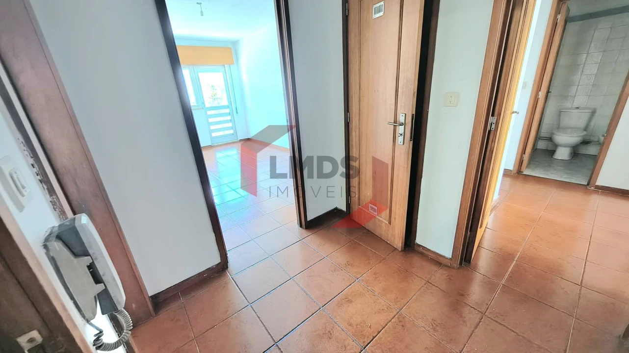 Apartamento T3 para Venda em Vilar de Andorinho Foto 20