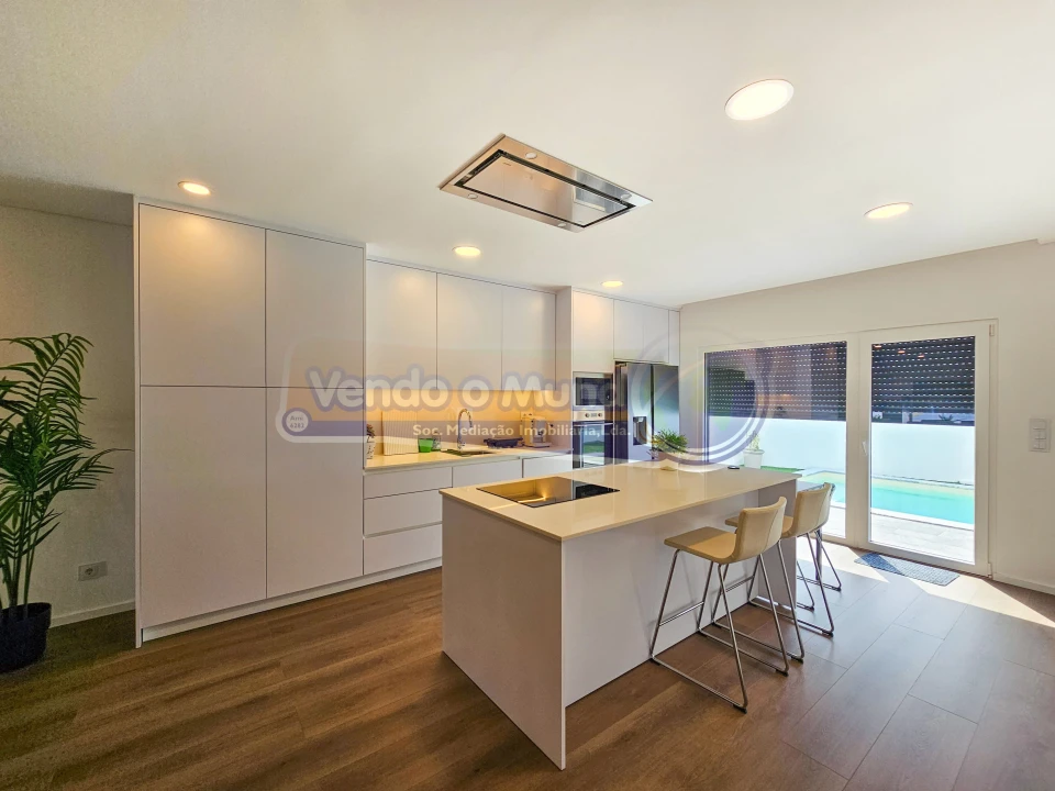 Moradia T3 para Venda em Samora Correia Foto 2