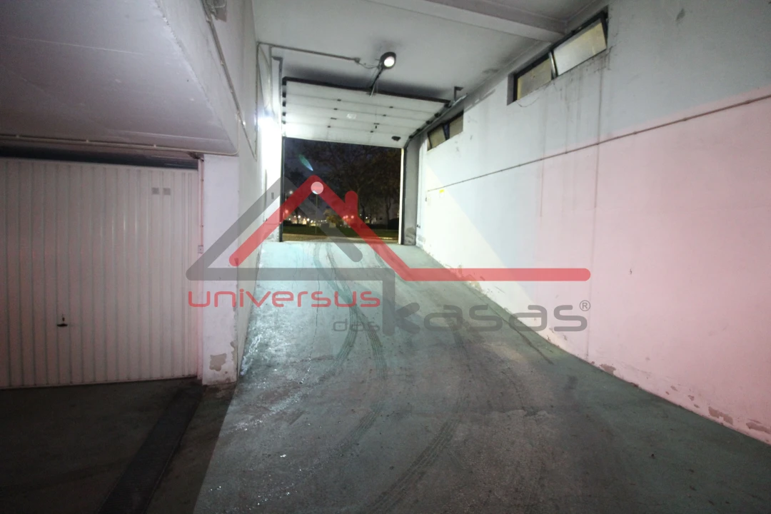 Garagem para Venda em União das Freguesias de Setúbal Foto 2