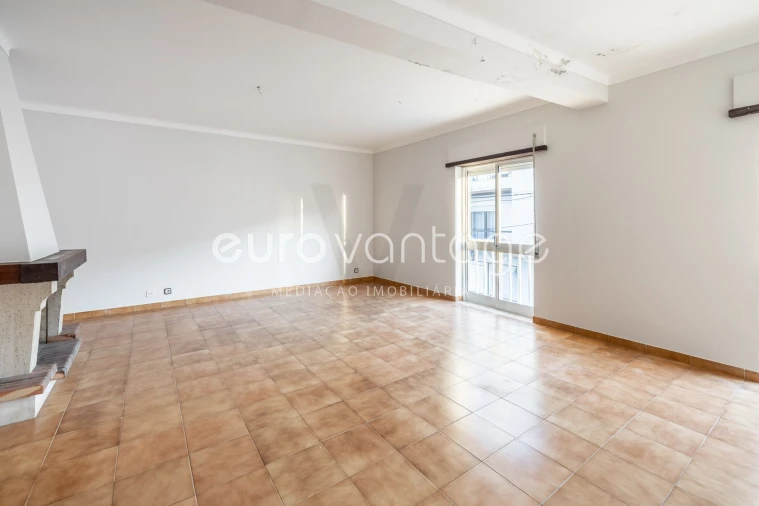 Apartamento T2 para Venda em Marinha Grande Foto 5