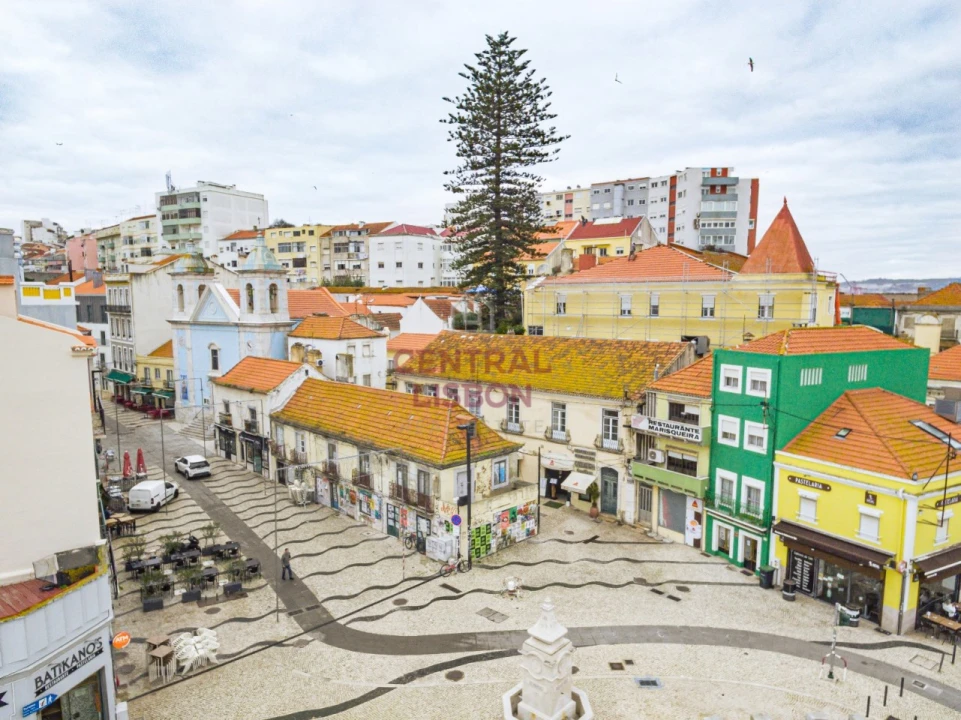 Prédio para Venda em Almada, Cova da Piedade, Pragal e Cacilhas Foto 9