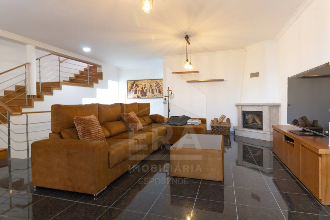 Moradia T4 para Venda em Darque Foto 2