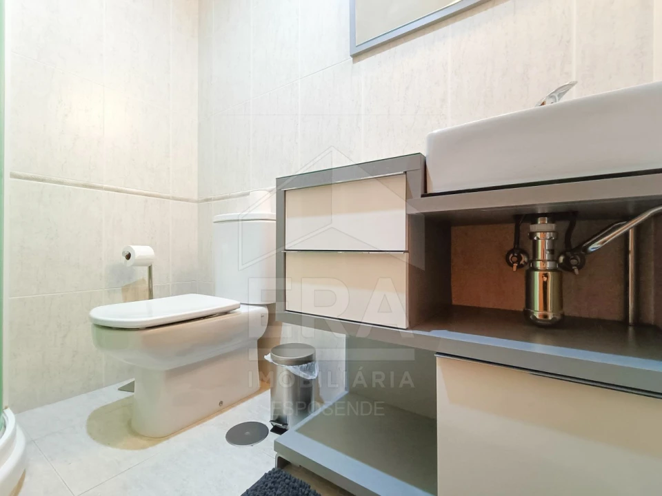 Moradia T4 para Venda em Darque Foto 13