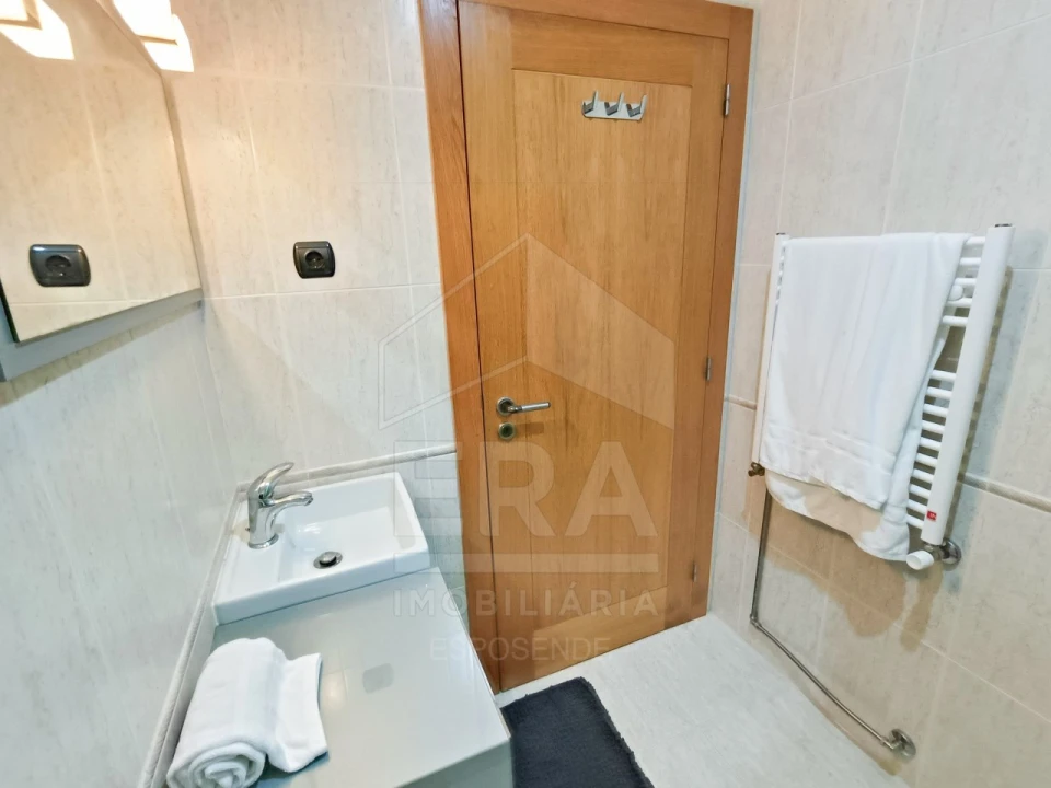 Moradia T4 para Venda em Darque Foto 14