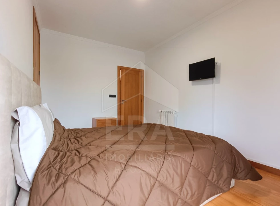 Moradia T4 para Venda em Darque Foto 16