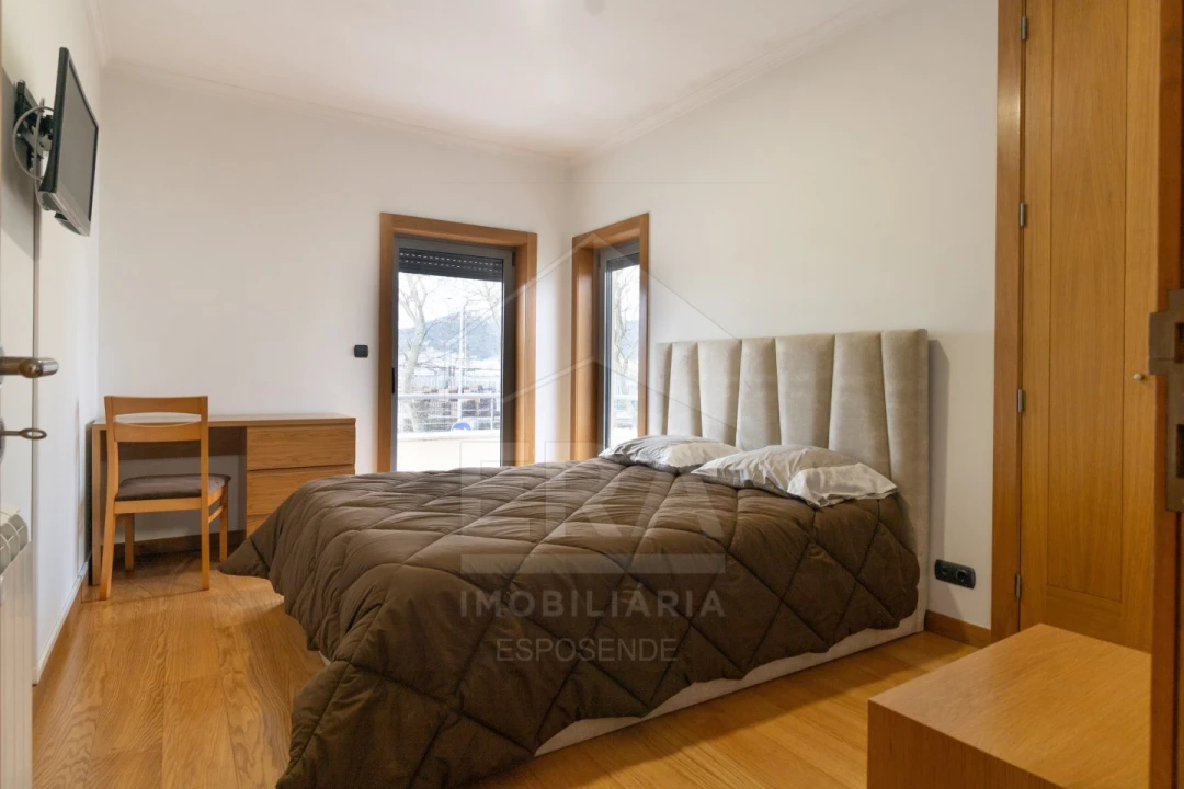 Moradia T4 para Venda em Darque Foto 18