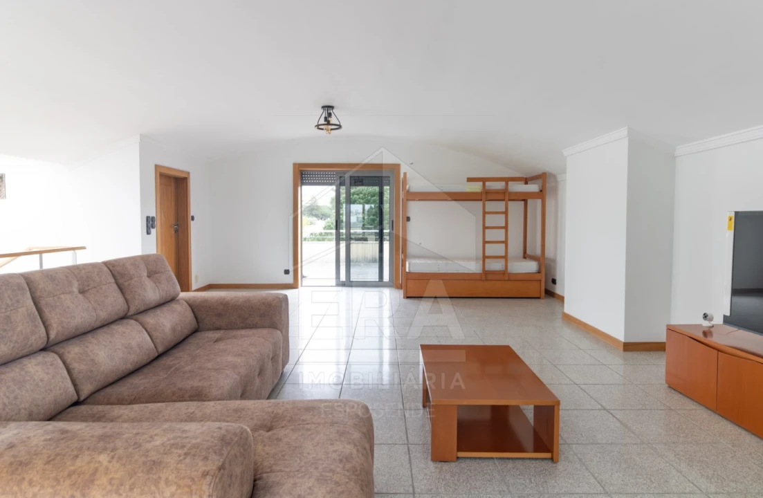 Moradia T4 para Venda em Darque Foto 20