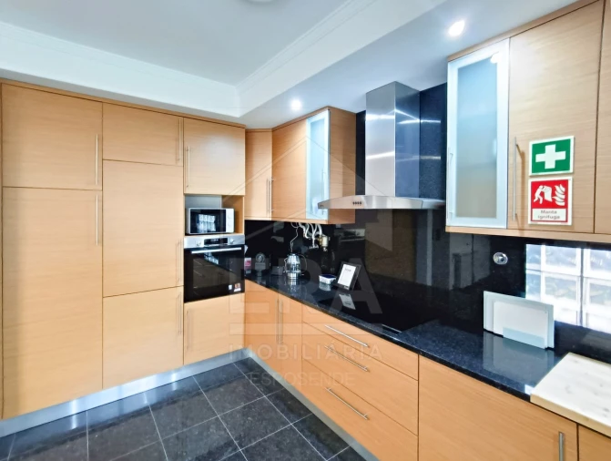 Moradia T4 para Venda em Darque Foto 4