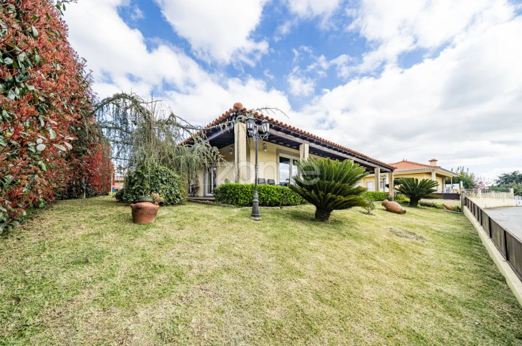 Moradia T3 para Venda em Oleiros Foto 5