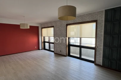 Apartamento T3 para Arrendamento em Paranhos