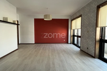 Apartamento T3 para Arrendamento em Paranhos