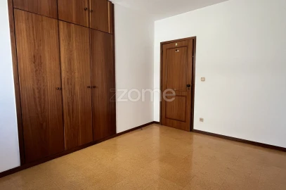 Apartamento T3 para Arrendamento em Paranhos