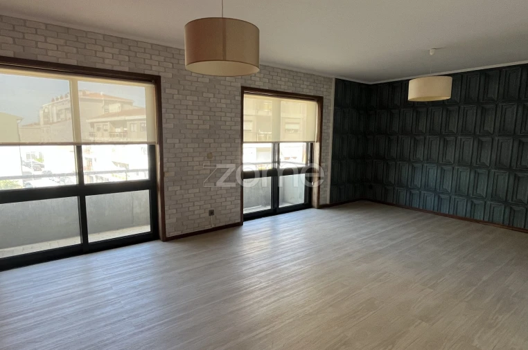 Apartamento T3 para Arrendamento em Paranhos Foto 8
