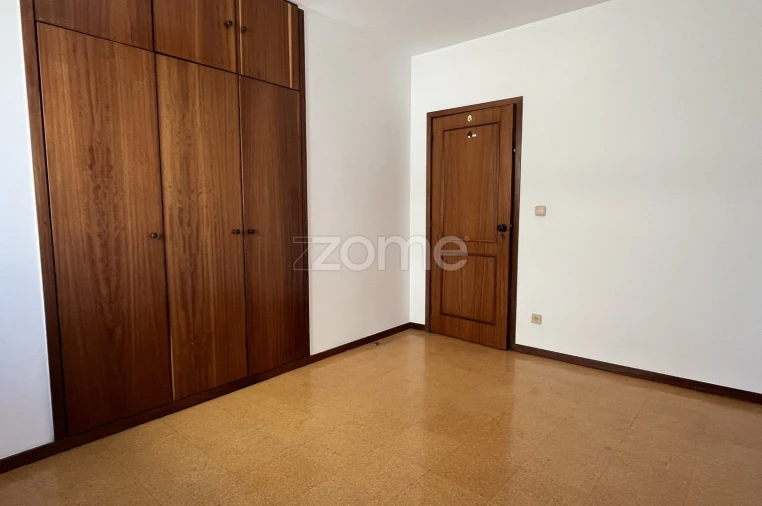 Apartamento T3 para Arrendamento em Paranhos Foto 19