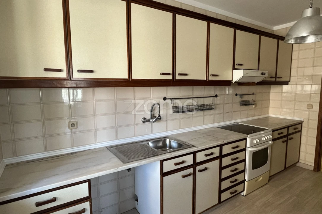 Apartamento T3 para Arrendamento em Paranhos Foto 11