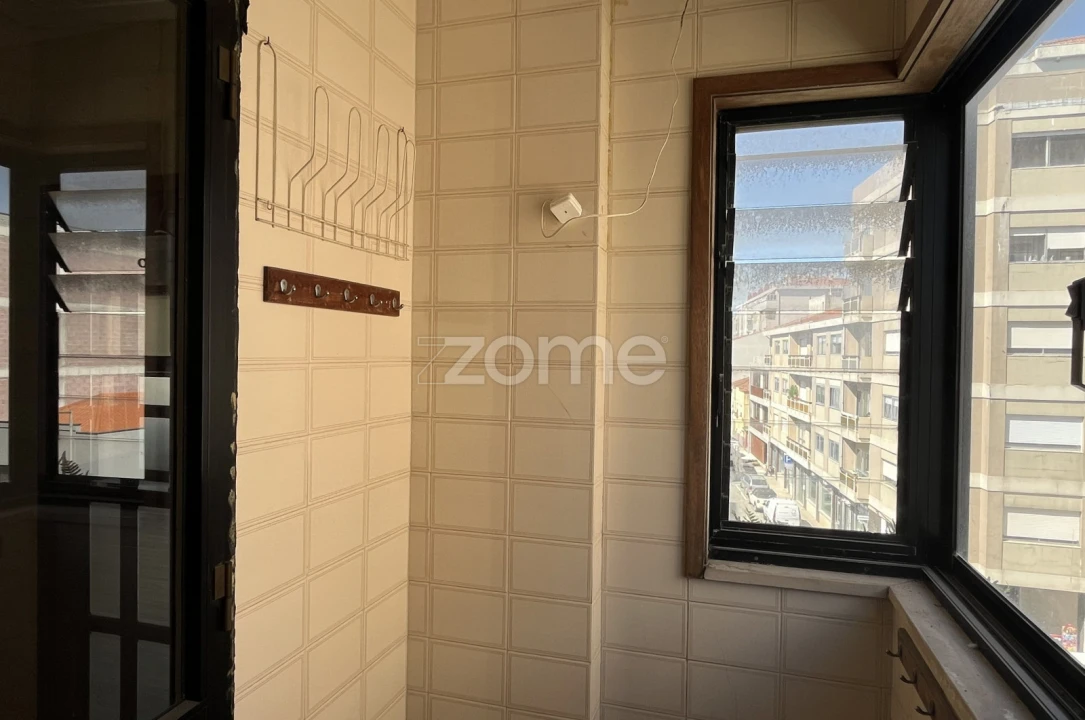 Apartamento T3 para Arrendamento em Paranhos Foto 13