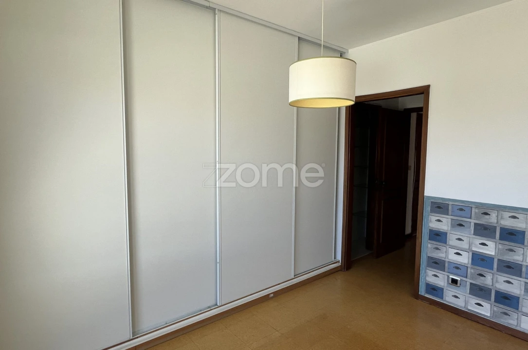 Apartamento T3 para Arrendamento em Paranhos Foto 17
