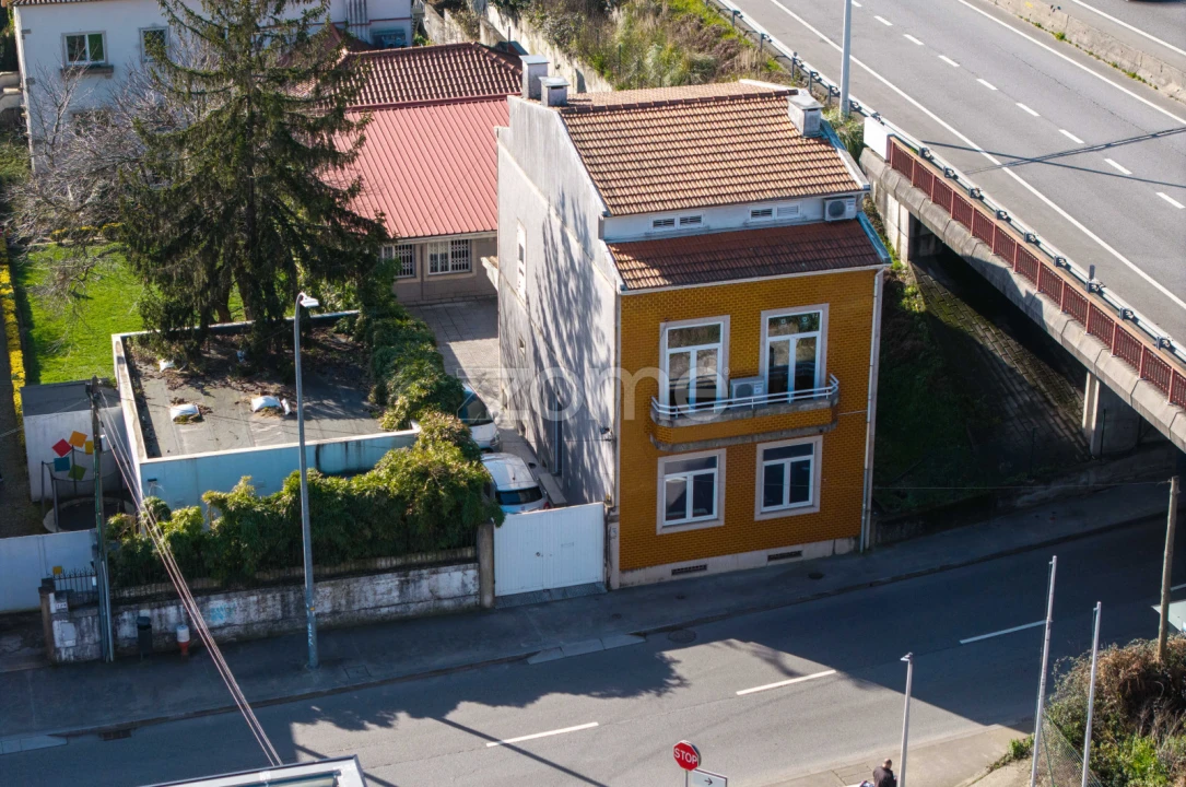 Moradia T8 para Venda em Ramalde Foto 2