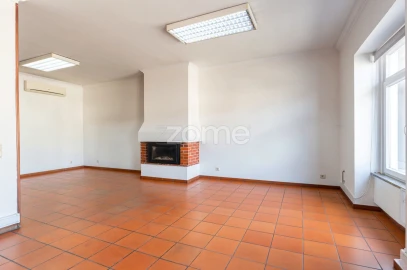 Moradia T8 para Venda em Ramalde