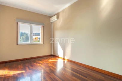 Moradia T8 para Venda em Ramalde