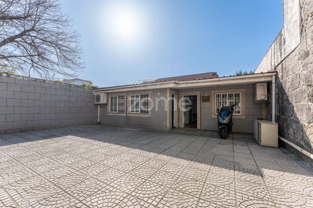 Moradia T8 para Venda em Ramalde Foto 36