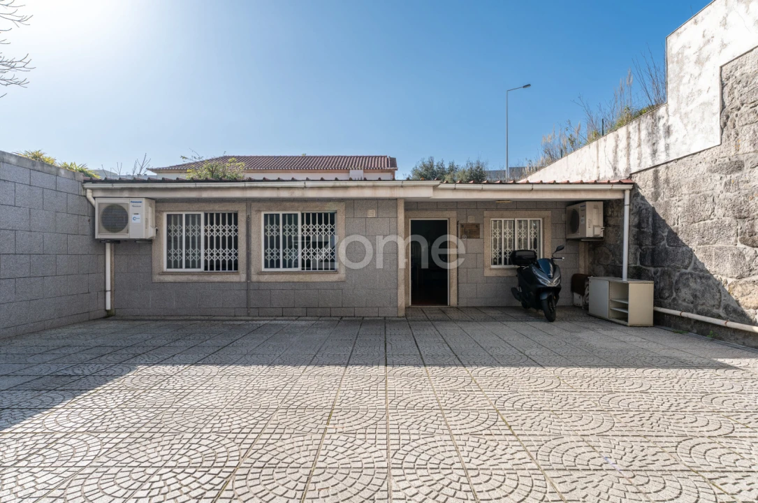 Moradia T8 para Venda em Ramalde Foto 40