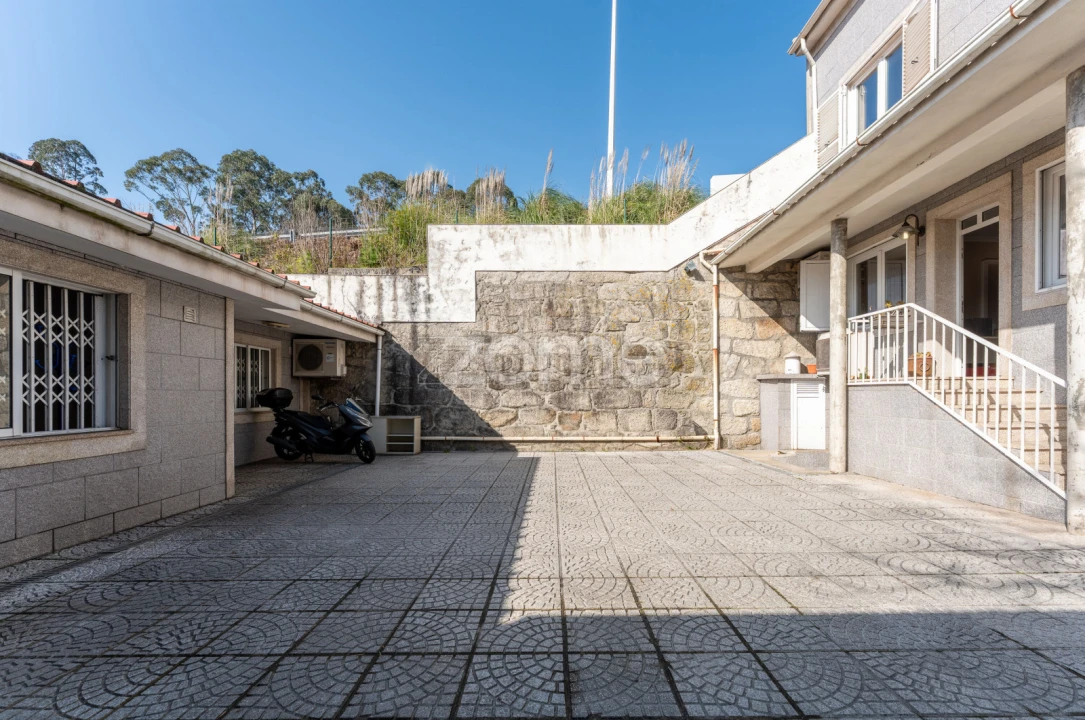 Moradia T8 para Venda em Ramalde Foto 43