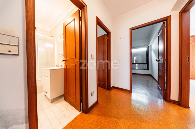 Apartamento T3 para Venda em Santo Antonio dos Olivais Foto 9