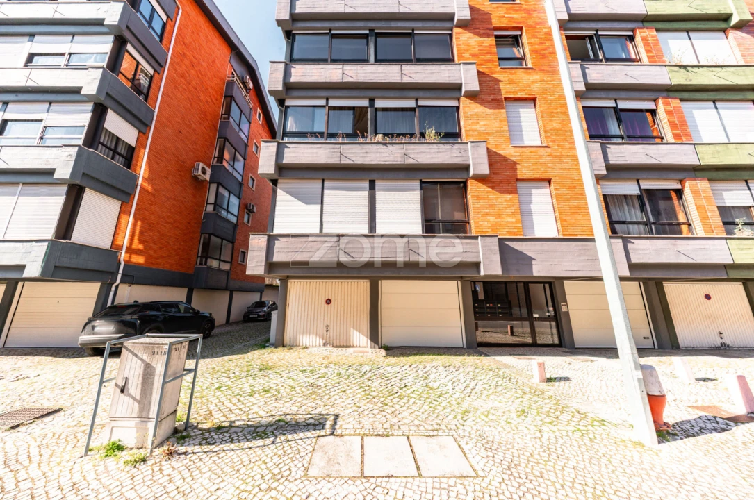 Apartamento T3 para Venda em Santo Antonio dos Olivais Foto 3
