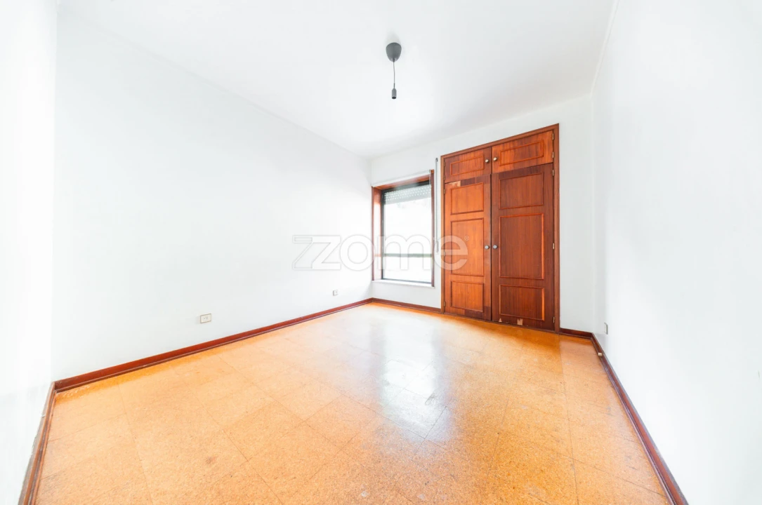 Apartamento T3 para Venda em Santo Antonio dos Olivais Foto 13