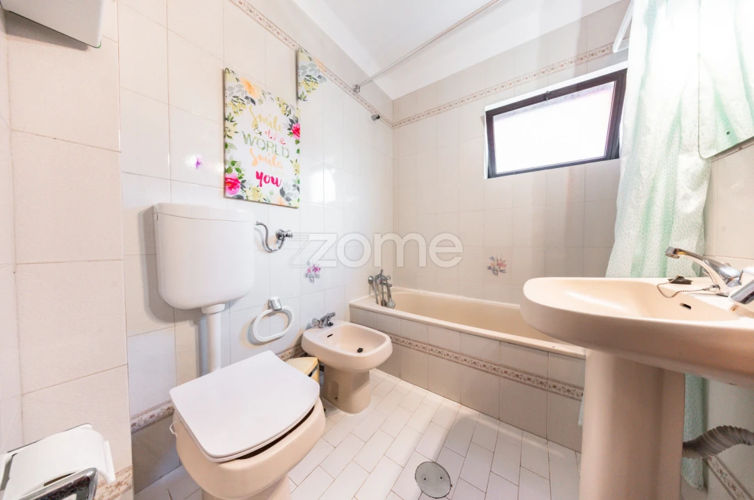Apartamento T3 para Venda em Santo Antonio dos Olivais Foto 15