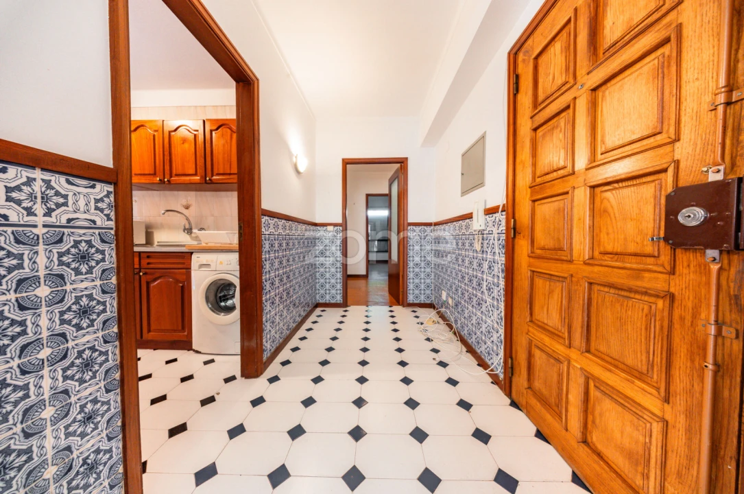 Apartamento T3 para Venda em Santo Antonio dos Olivais Foto 1