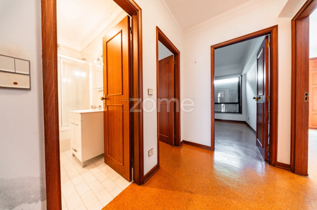 Apartamento T3 para Venda em Santo Antonio dos Olivais Foto 9